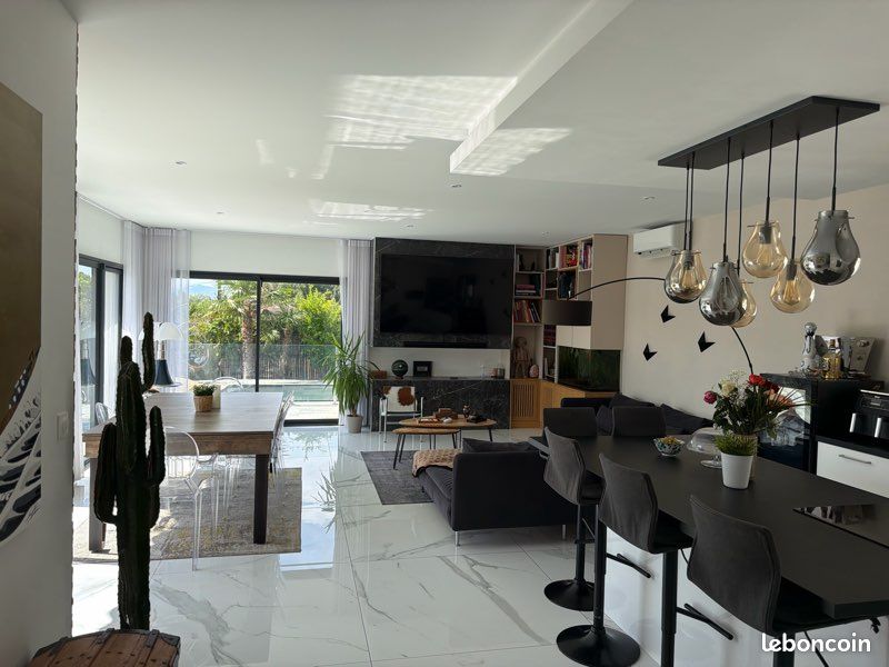 Maison 5 pièces 146 m² · à Montmerle-sur-Saône · 146 m² · 579 000 €