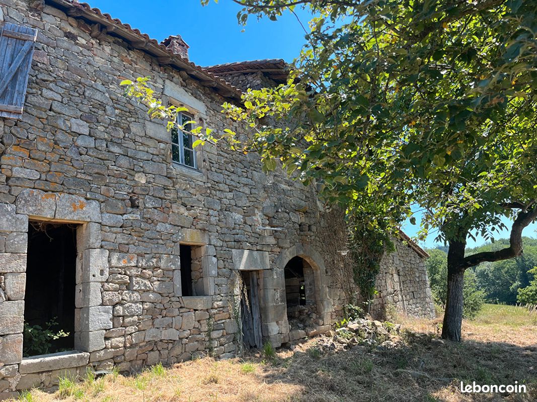 Maison 11 pièces 240 m² · à Cardaillac · 240 m² · 145 000 €