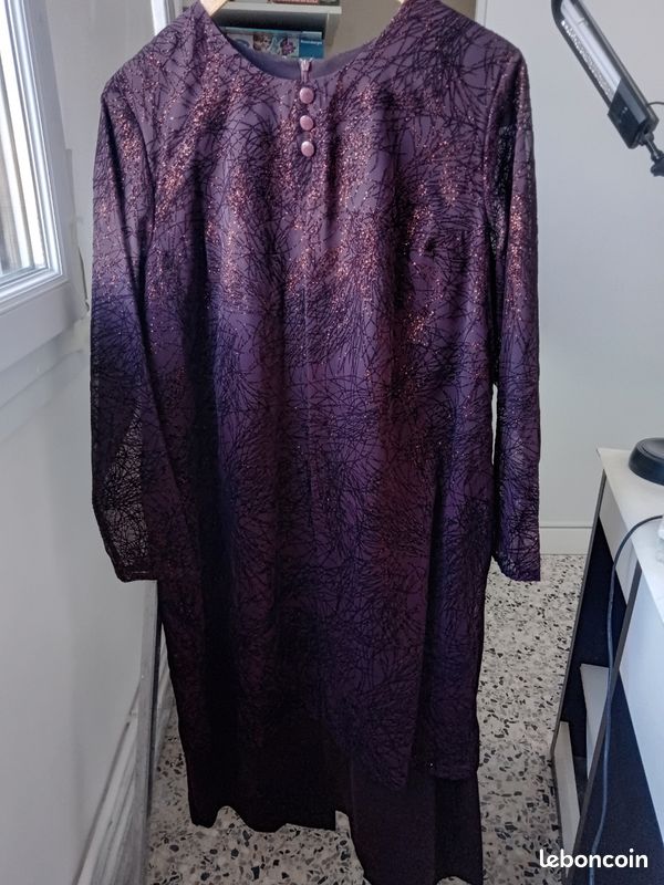 Robe de soirée pailletée (image 2)
