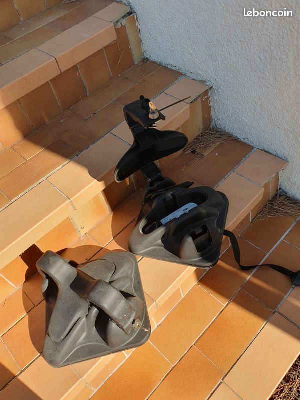 Lot de 2 porte skis magnétiques marque Shittle (image 1)