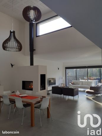 Propriété 6 pièces 330 m²