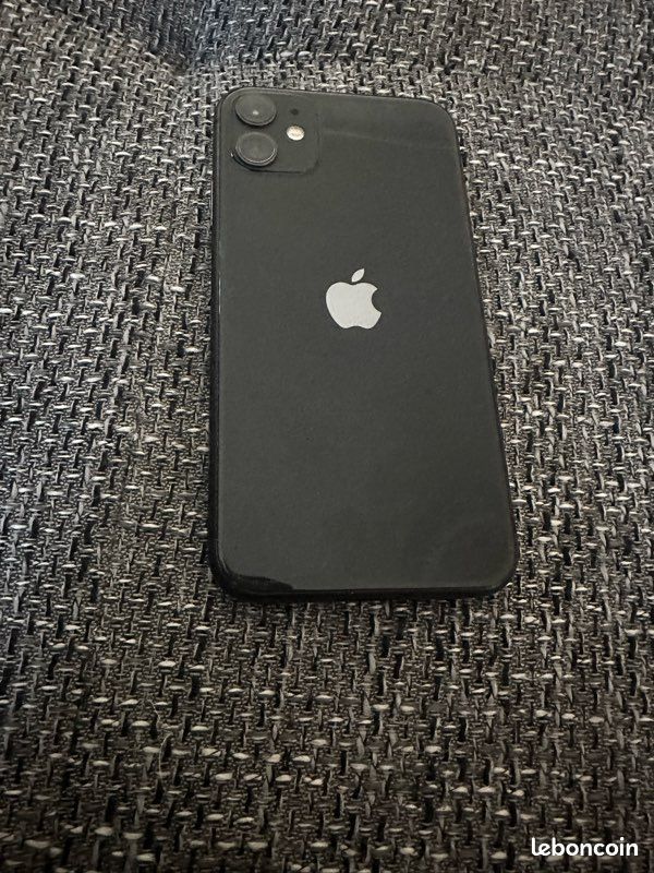 I phone 11 (image 4)