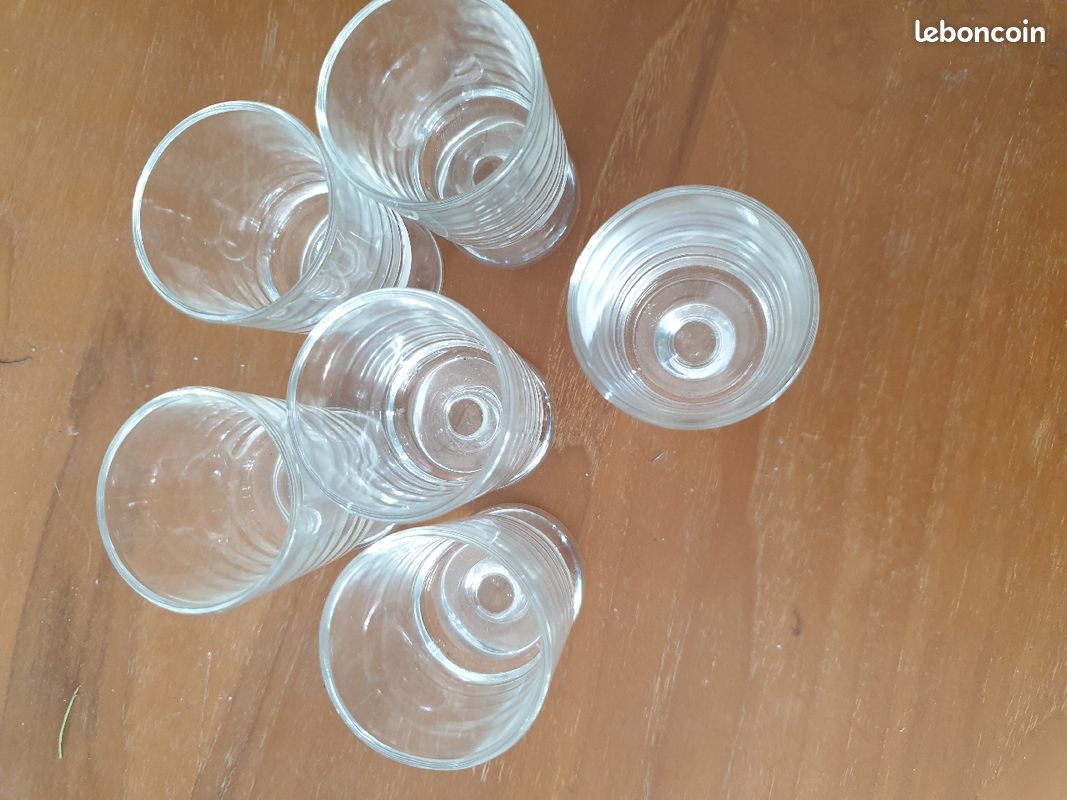 Petits verres à liqueur (image 2)