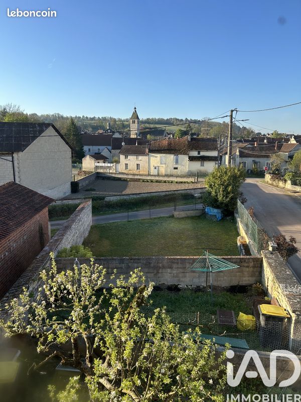 Maison 2 pièces 72 m² · à Ravières · 72 m² · 40 000 €