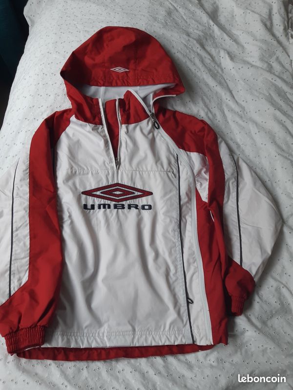 Veste sweet à capuche UMBRO blanc et rouge taille 10 ans Vêtements