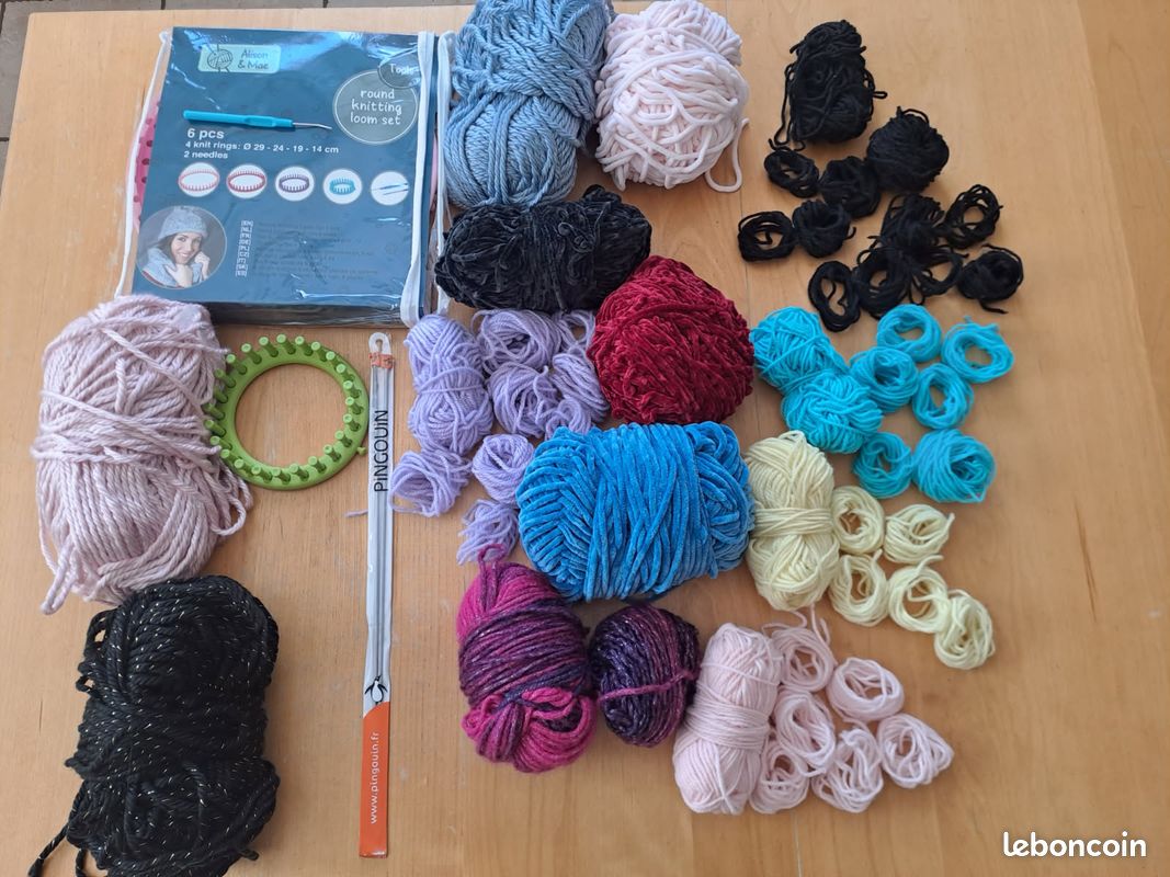 Kit tricot + 2 aiguilles à tricoter 3,5 + diverses pelotes de laine - #missiphildivers (image 1)