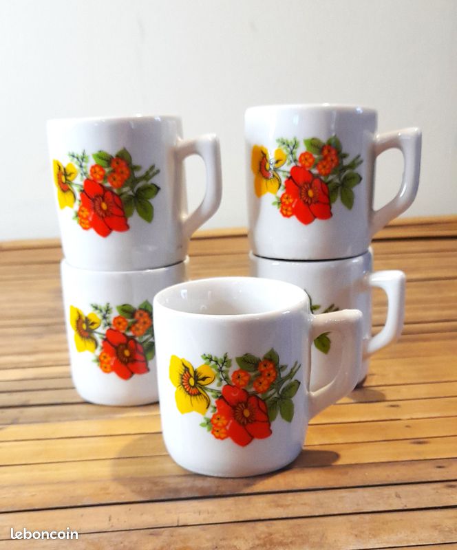 Tasses vintage fleurs orange (image 1)