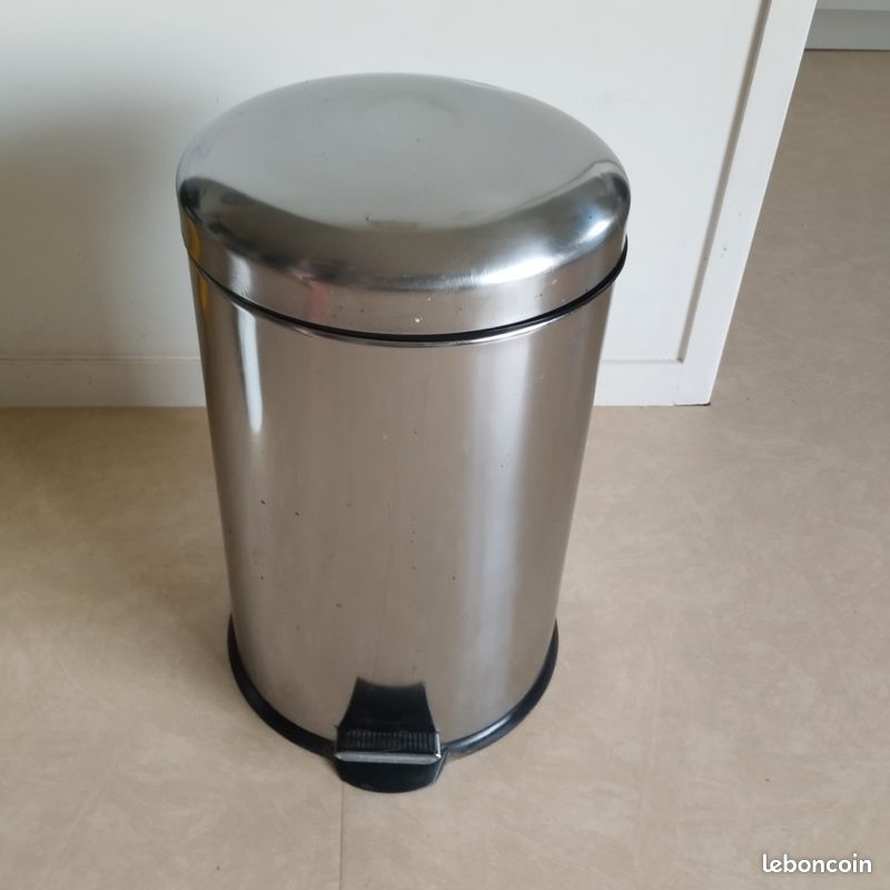 Poubelle inox (image 1)