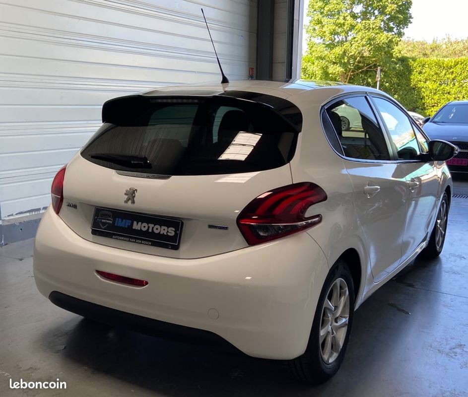 Peugeot 208 1.6 e-hdi 100 cv clim / gps / toit panoramique /radar de recul / PAIEMENT EN 3/4 FOIS SANS FRAIS garantie 3 mois (image 5)