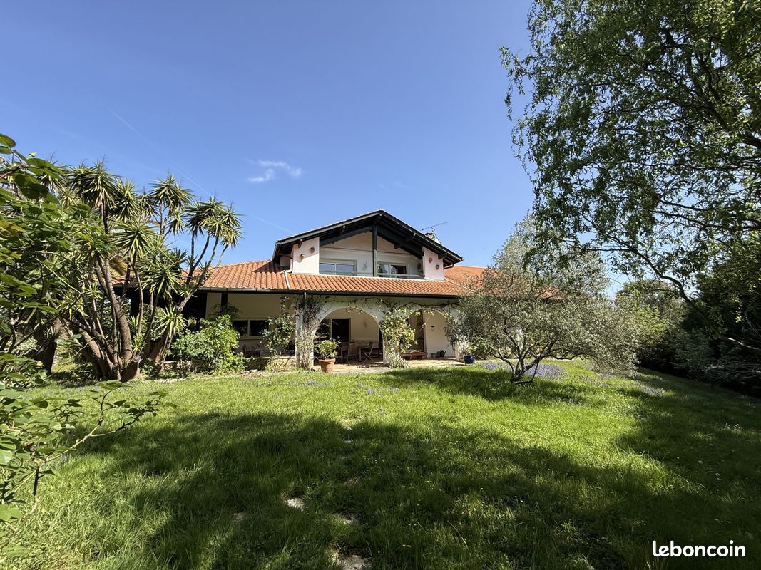 Maison 7 pièces 292 m² · à Urrugne · 292 m² · 1 260 000 €