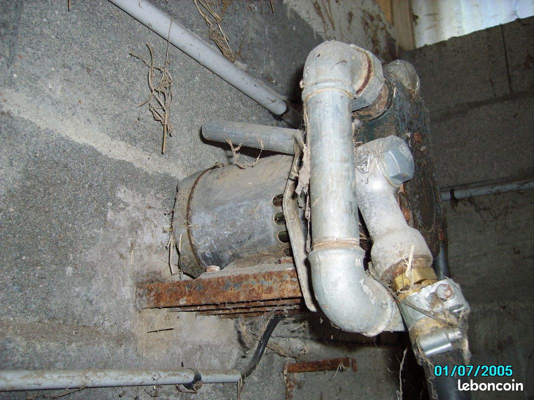 Pompe à carburant (image 1)