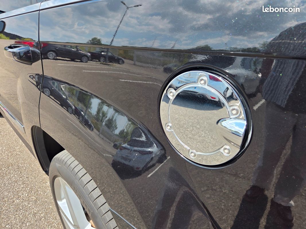 Jeep grand cherokee 6.1 hemi 425 ch awd srt8 bva (image 27)
