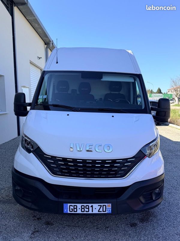 Iveco 35S16 IVECO DAILY BOITE AUTO 35S16 DIESEL 156 CV 2021 (image 4)
