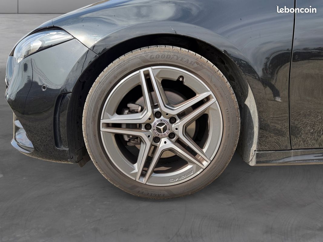 MERCEDES CLASSE A BERLINE A180 D AMG LINE 7G-DCT 116Ch Caméra 360 Sièges chauffants CarPlay Garantie 12 mois (image 15)