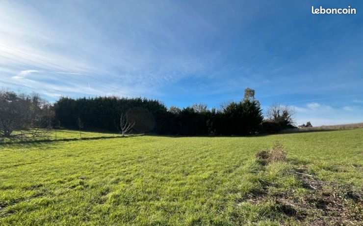Terrain 2 438 m² Moirax
