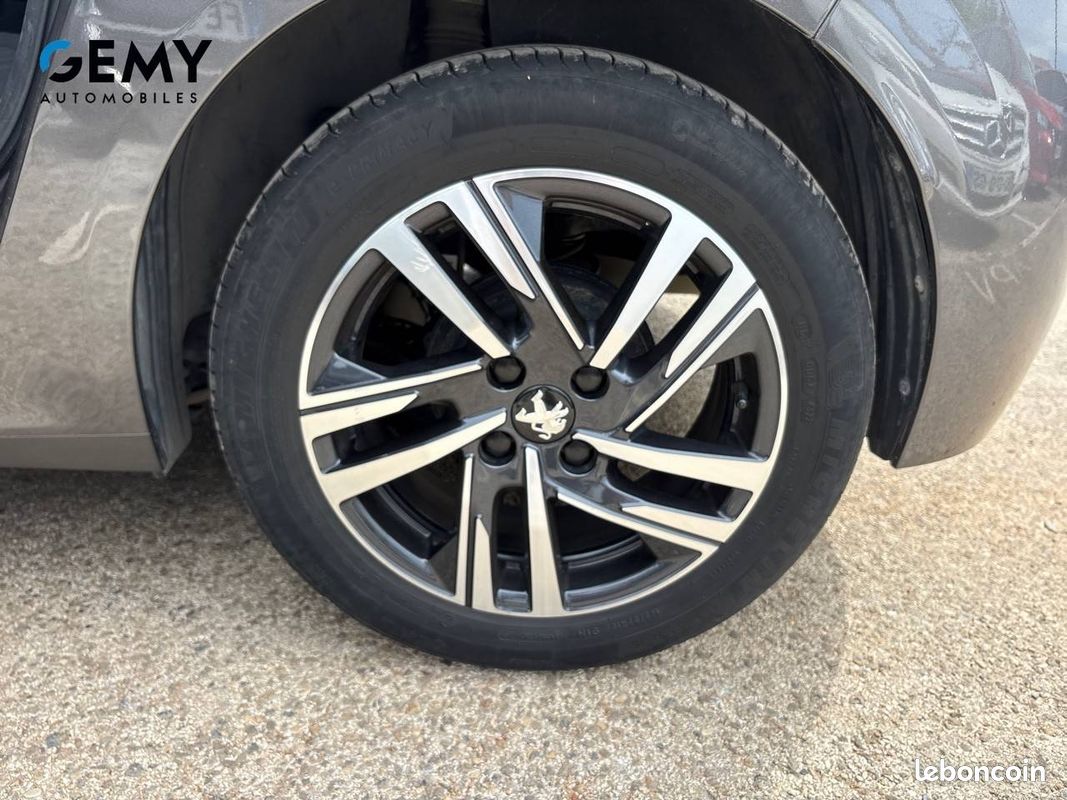 PEUGEOT 208 PureTech 75 S&S BVM5 Style (image 11)