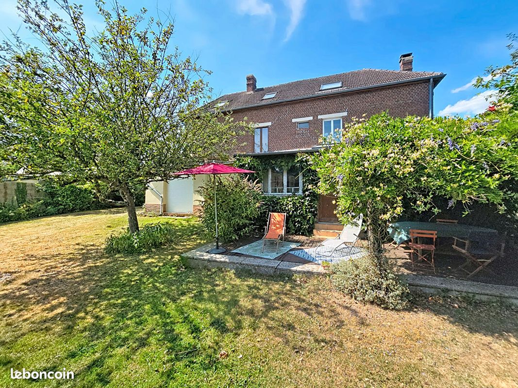 Maison 8 pièces 195 m² · à La Neuville-Chant-d'Oisel · 195 m² · 299 500 €