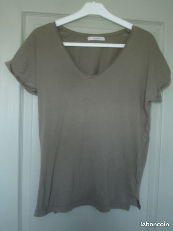 Tee shirt femme kaki neuf t M pull&bear Vêtements