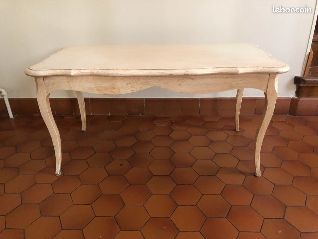 Table (image 4)