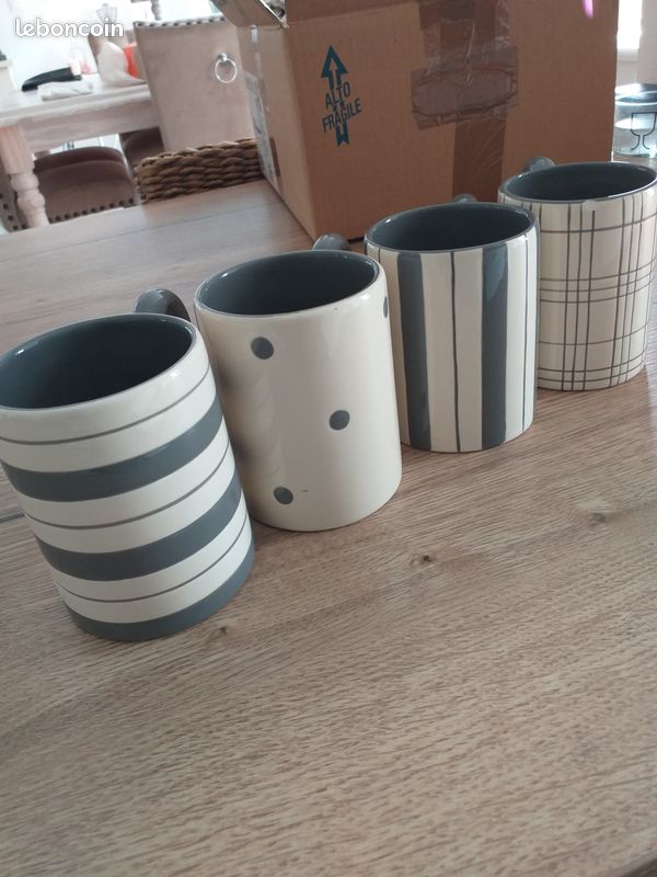 Mugs (image 1)