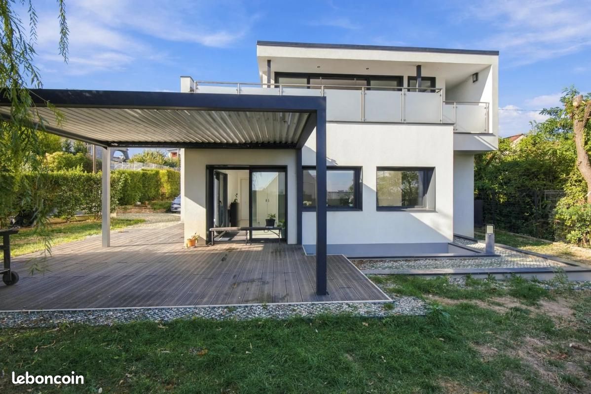 Maison 5 pièces 220 m² · à Vitry-sur-Seine · 220 m² · 1 240 000 €