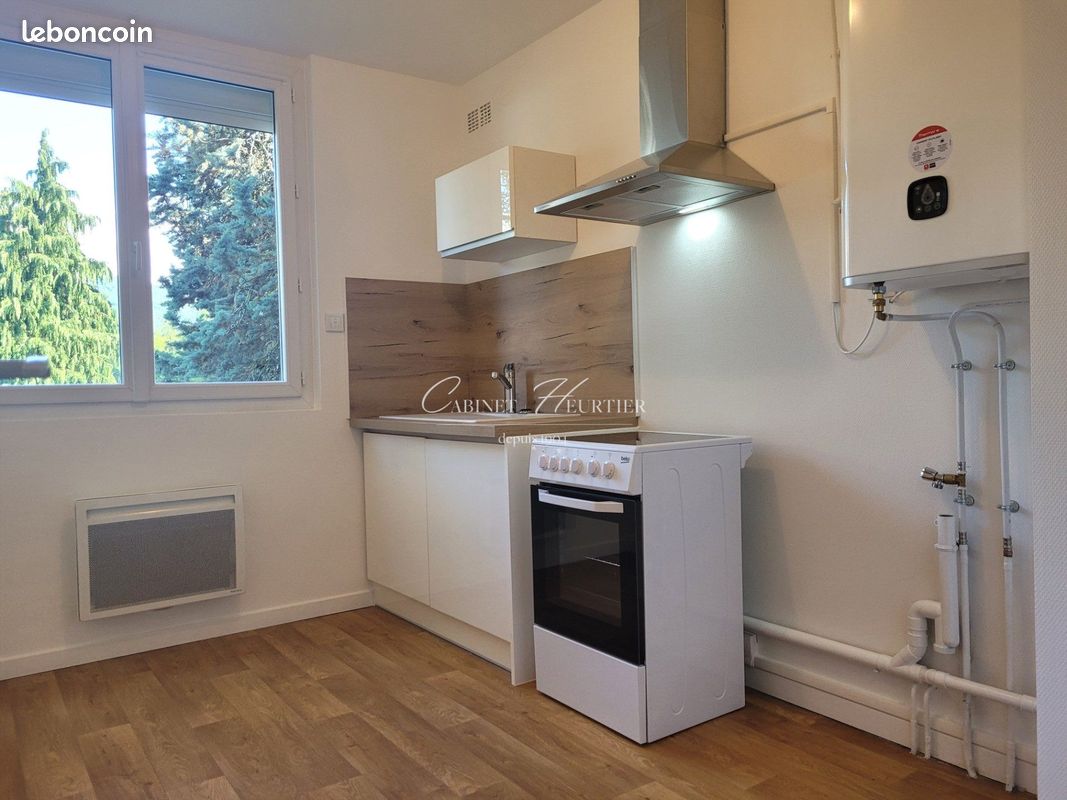Appartement 1 pièce 28 m² · à Saint-Martin-d'Hères · 28 m² · 469 €/mois