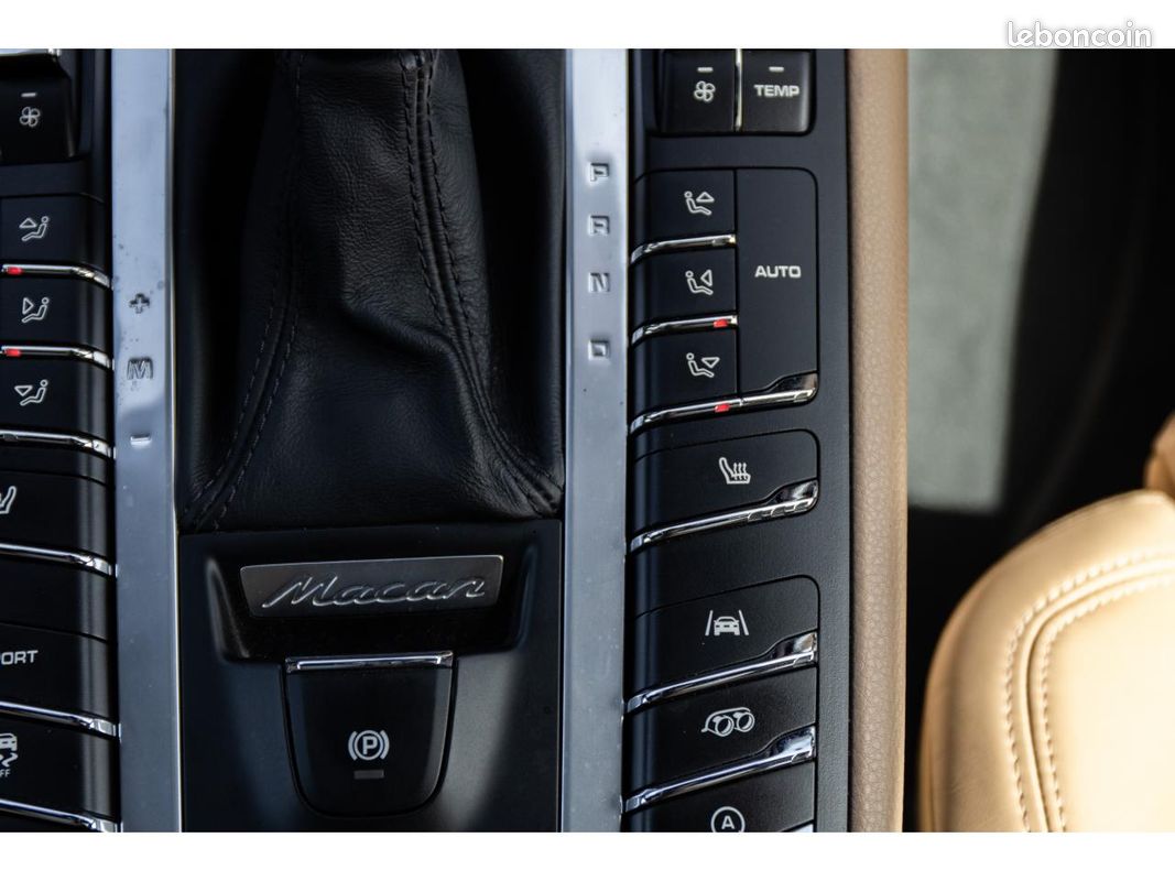 PORSCHE MACAN 3.0i V6 - 354 - BV PDK PHASE 2 / CARPLAY / Échappement sport / toit panoramique (image 17)