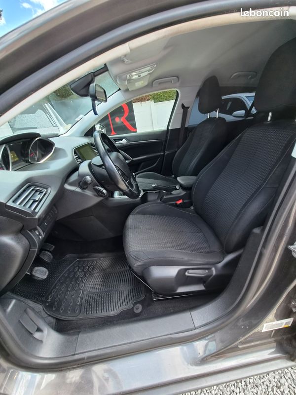 Peugeot 308 bluehdi 130 cv 137000 kilométres finition bussiness (image 6)