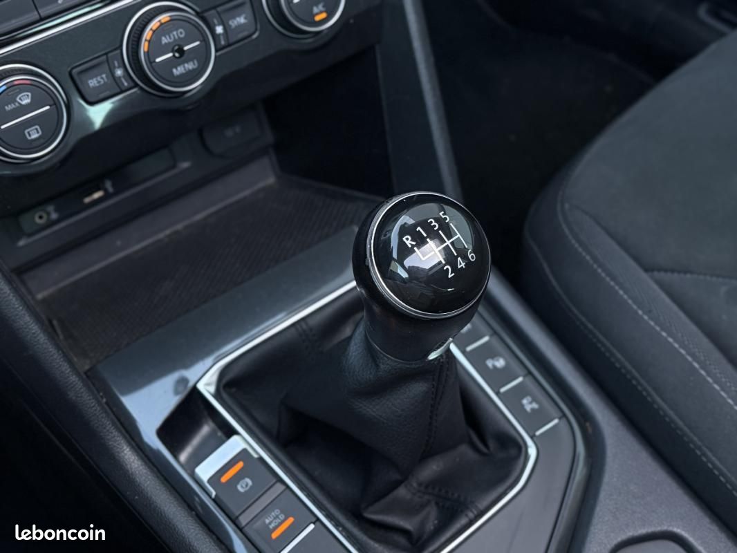 Volkswagen Tiguan 2.0 TDI 150 BVM6 CARAT EDITION PACK RLINE / SUIVI COMPLET VOLKSWAGEN (image 13)