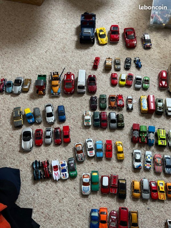 Lot de 110 voitures miniatures (image 3)