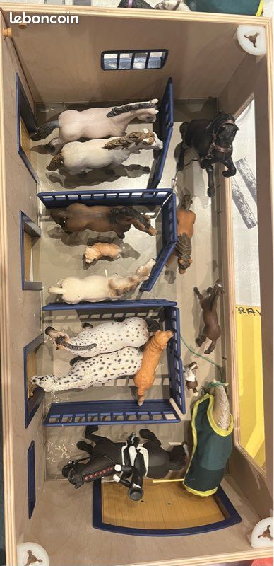 Ecurie schleich et chevaux (image 1)