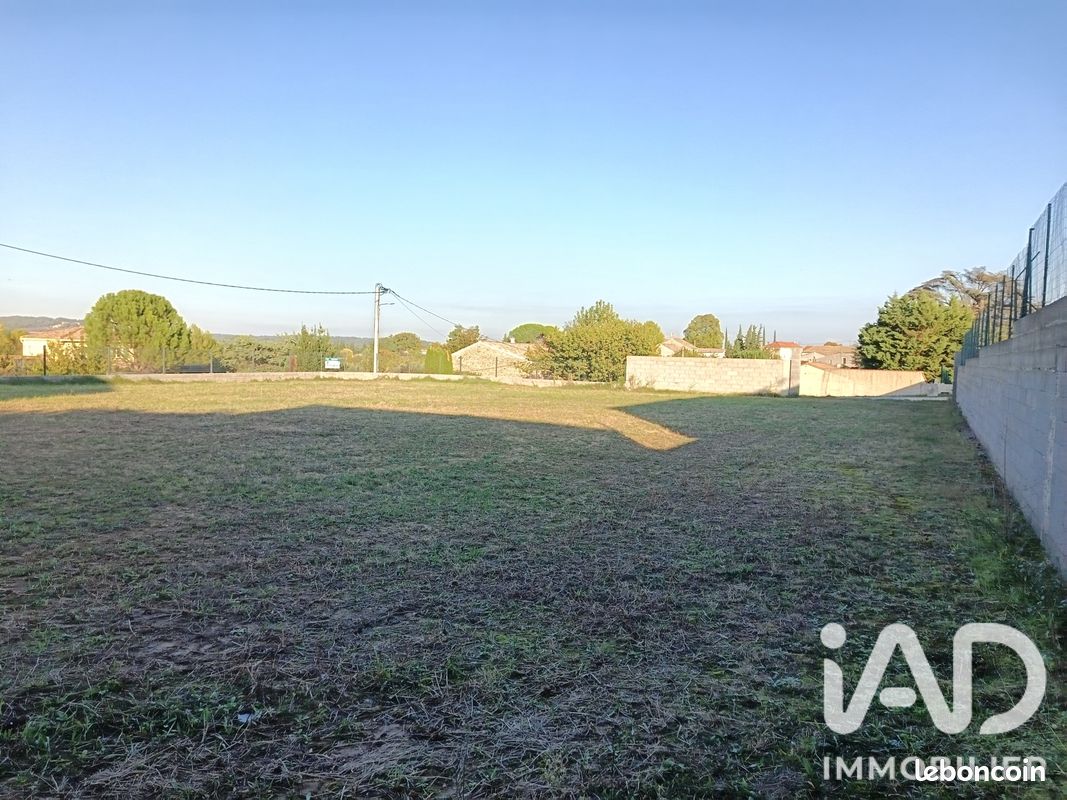 Terrain 1204 m² · à Saint-Julien-de-Peyrolas · 1 204 m² · 138 000 €