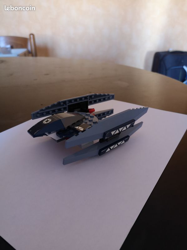 LEGO STAR WARS 7256 - Jedi starfighter & Vautour droïde (image 2)