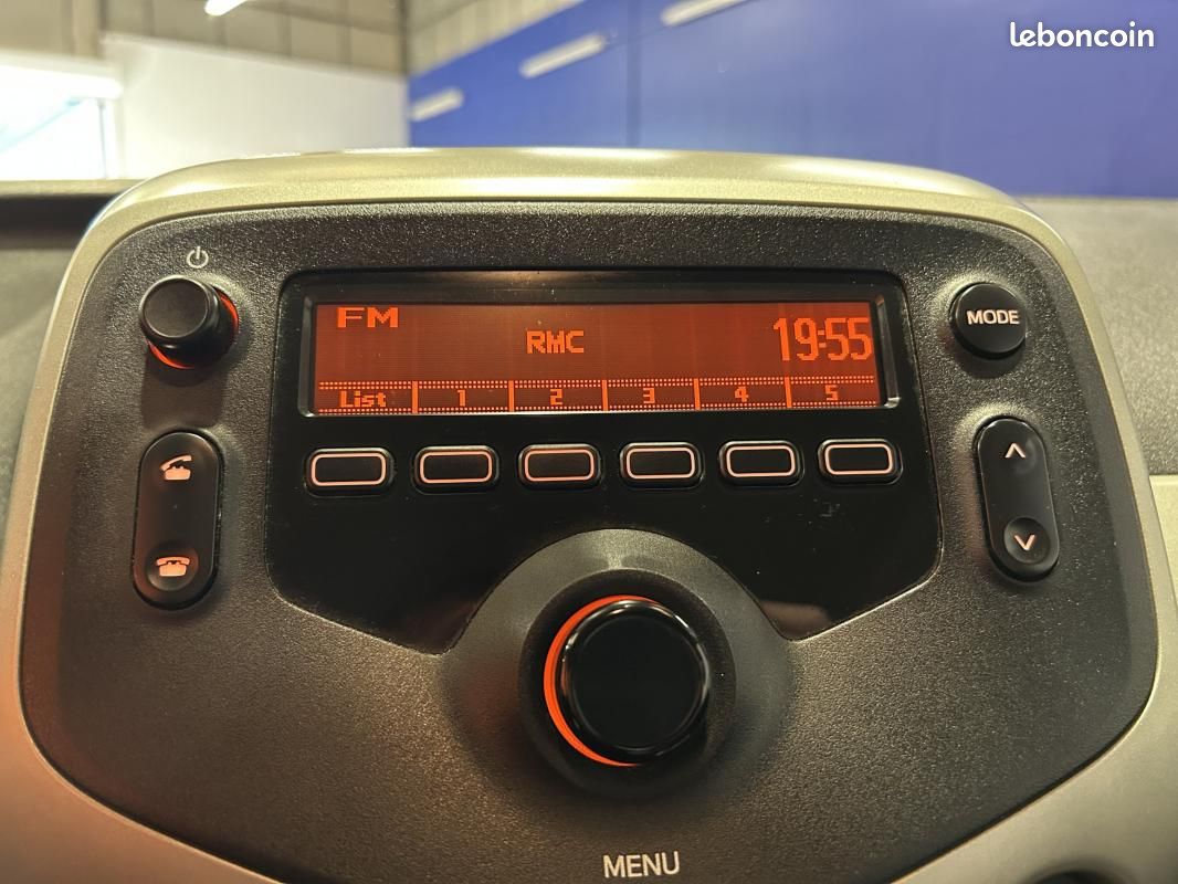 Peugeot 108 1.0 VTi 69 Active Top (image 16)