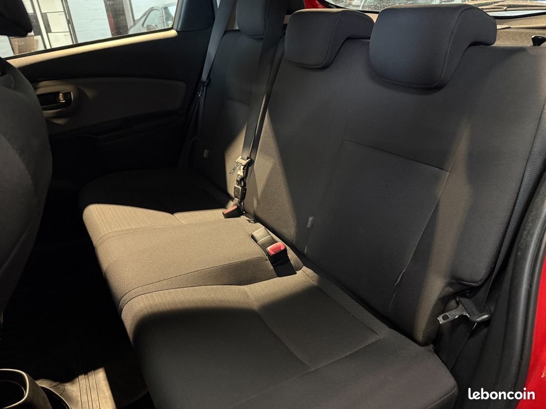 TOYOTA YARIS LCA2 69cH ACTIVE / 2EME MAIN / SUIVI COMPLET / COMMANDES AU VOLANT / CLIM (image 21)