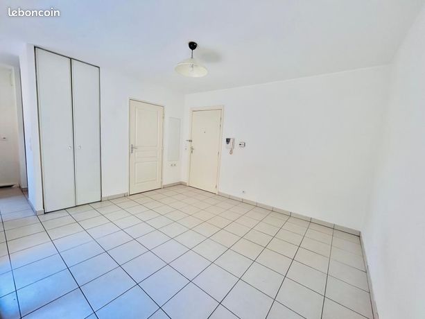 Studio 1 pièce 24 m² — 6
