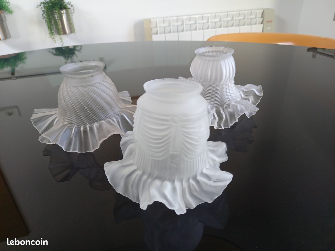 Lot de 3 tulipes anciennes en verre Luminaire Lampe (image 1)