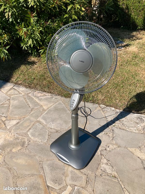 Grand ventilateur sur pied Calor beau design Électroménager — free download