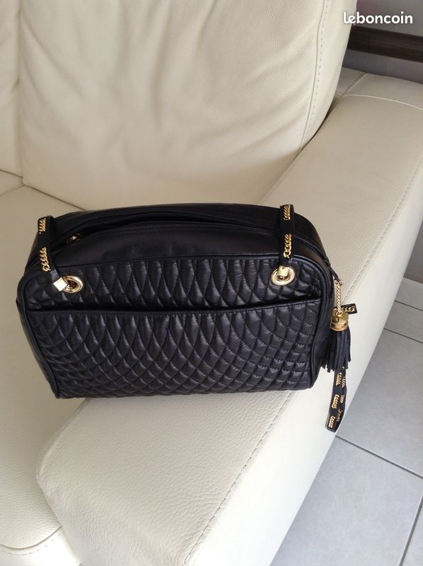 Sac à main noir matelassé en agneau (image 2)