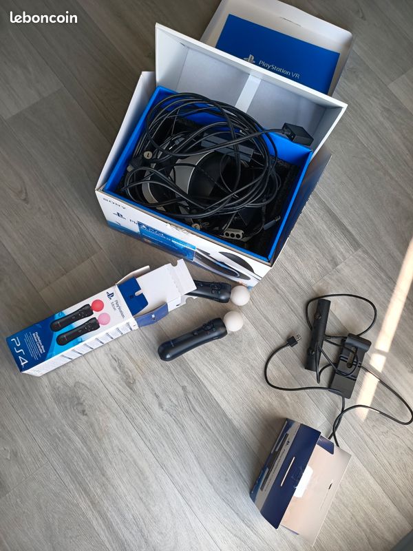 Casque VR PlayStation PS4 - Bon état, Câbles Inclus + Un Jeu VR