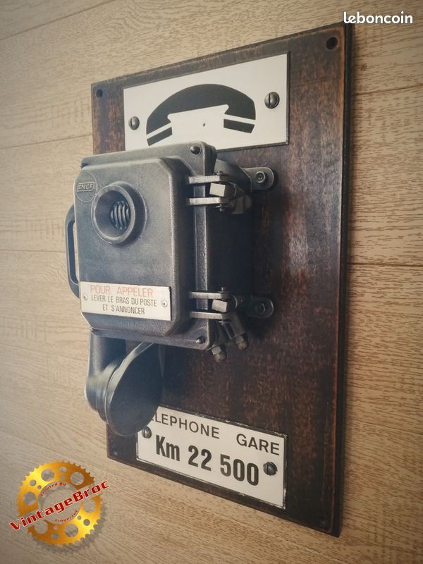 Ancien Téléphone de Gare SNCF converti en Boite à Clefs / Clés dans un Esprit Industriel... Design & Created by Fingercut Modèle Unique Disponible à La Vente 320 euros (Envoi Possible) (image 7)