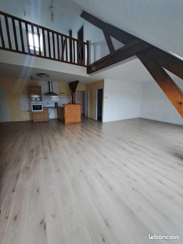 Appartement 5 pièce(s) 121 m²à louer Lons-le-saunier