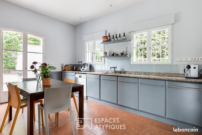 Maison 10 pièces 305 m²