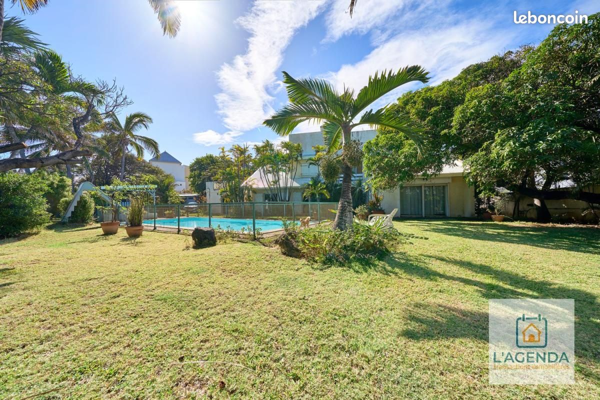 Maison 9 pièces 250 m² · à Saint-Pierre · 250 m² · 980 000 €