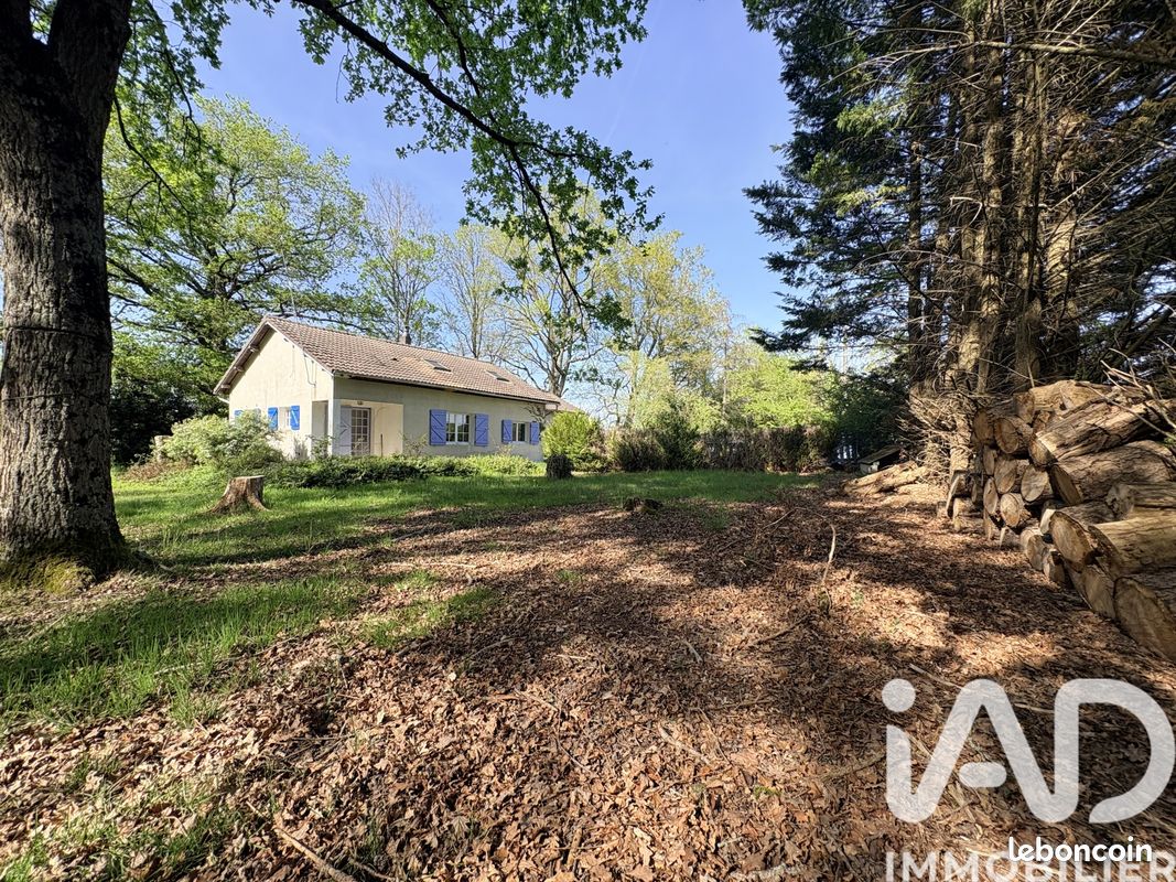Maison 5 pièces 112 m² · à Morlac · 112 m² · 104 000 €