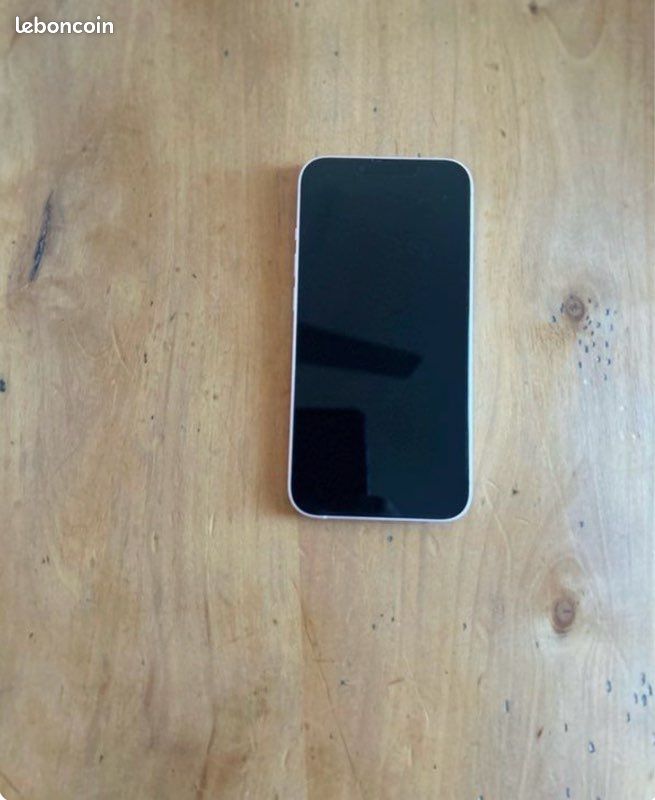 IPhone 13 bonne état (image 2)