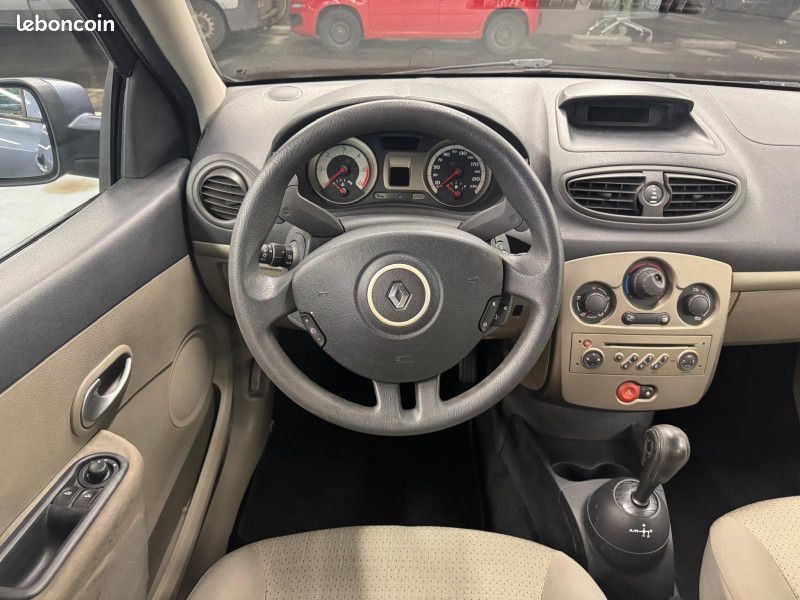Renault CLIO III 1.5 DCI 85CH EXTRÊME CLAIRE QUICKSHIFT 5P ATOMATIQUE (image 18)