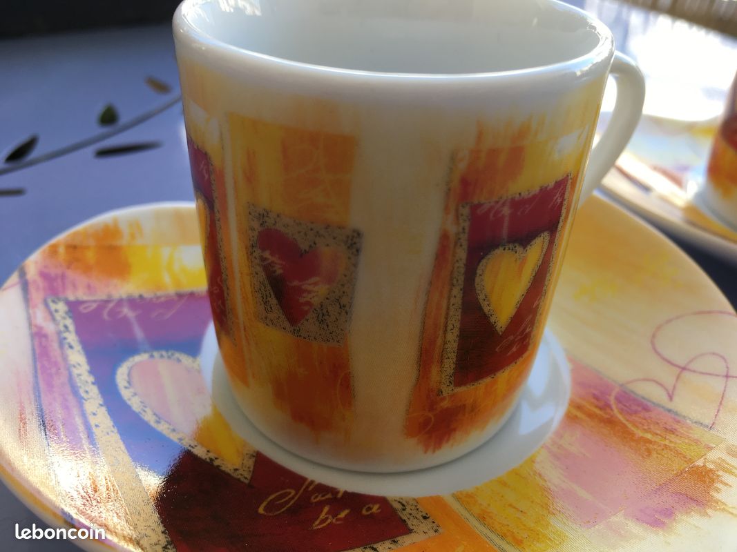2 tasses à café avec soucoupe en forme de coeur (image 3)