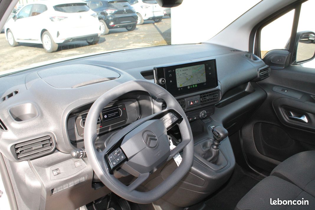 Citroën Berlingo III (2) Van Taille M 650KG Blue-HDI 100 S&S , Caméra de recul, Android auto, Cabine extenso sortie le 28/08/2025 , 10 Kilomètres - 17 000 hors taxe (image 2)