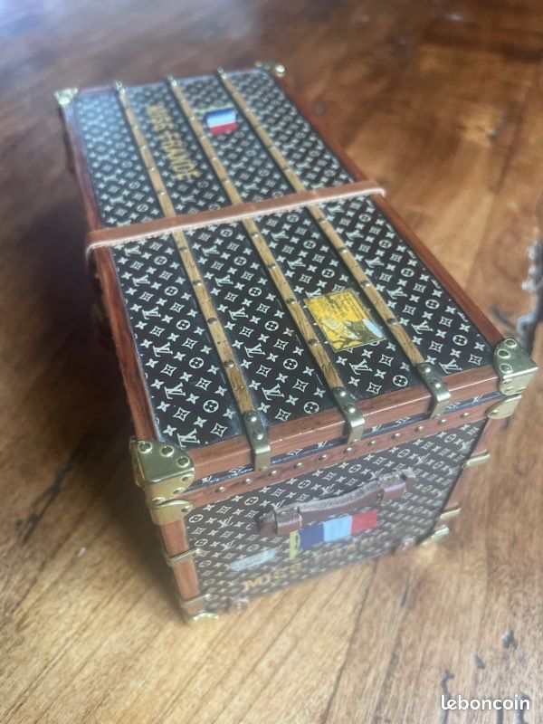 Malle Presse-Papier Miniature de Louis Vuitton (image 2)
